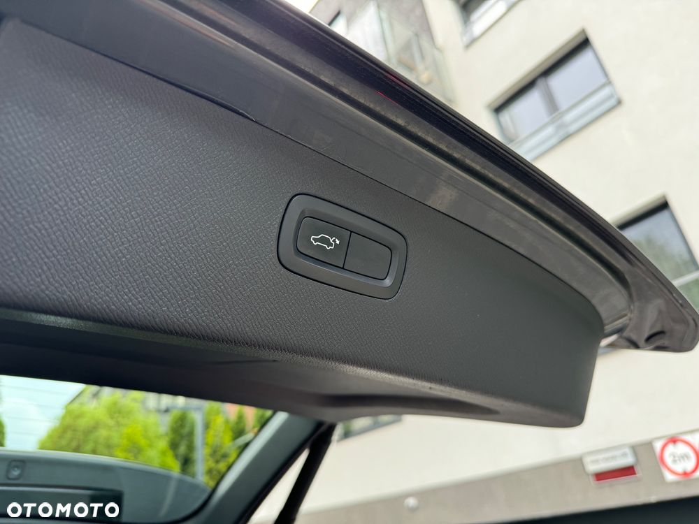 Volvo XC 90 D5 AWD Geartronic Inscription - 24