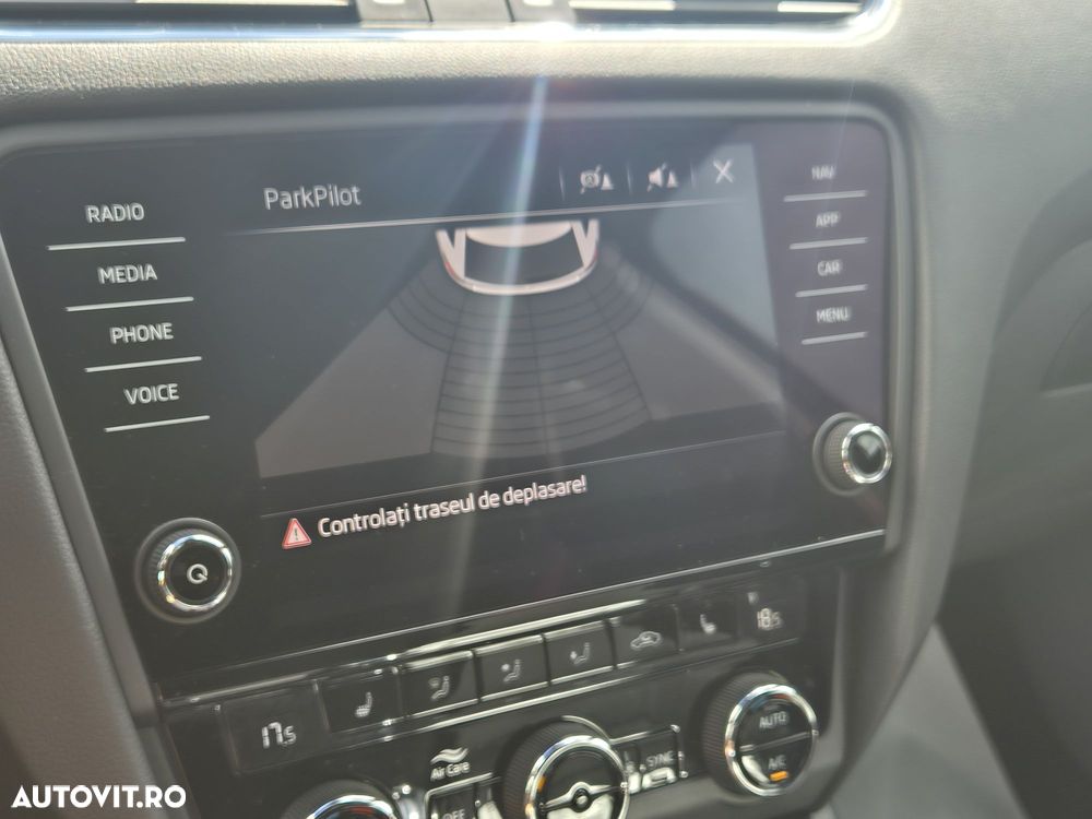 Skoda Octavia 2.0 TDI DSG RS - 28