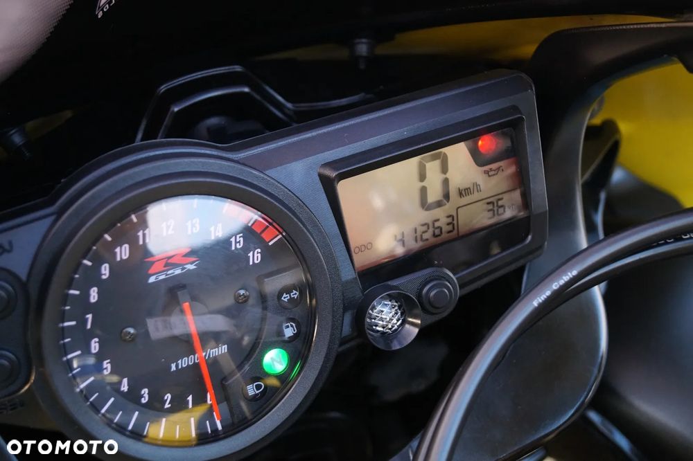 Suzuki GSX-R - 16