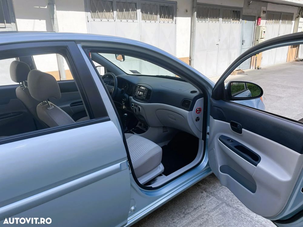 Hyundai Accent - 9