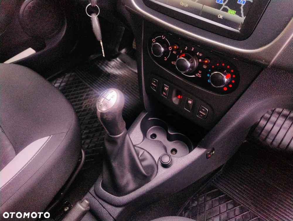 Dacia Sandero 0.9 TCe SL Celebration S&S - 16