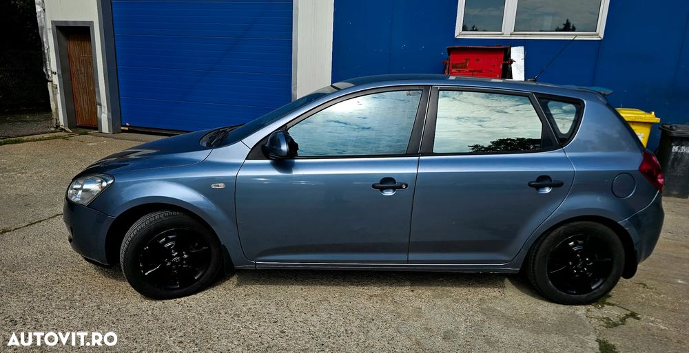Kia Ceed - 10