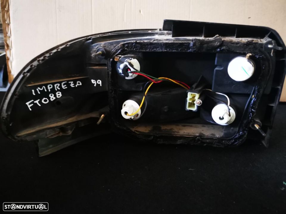 SUBARU IMPREZA 1999 CARRINHA FAROLIM TRÁS DTO ESQ FT088 FT089 - 5