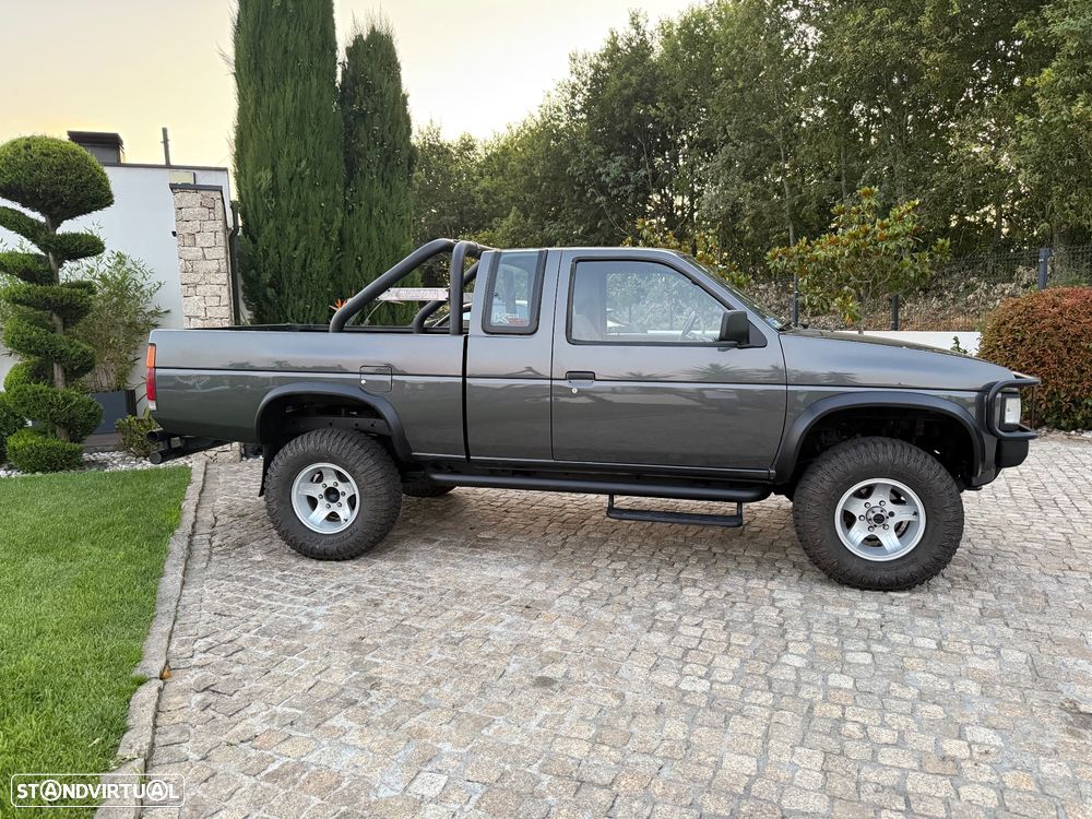 Nissan Pick Up - 6