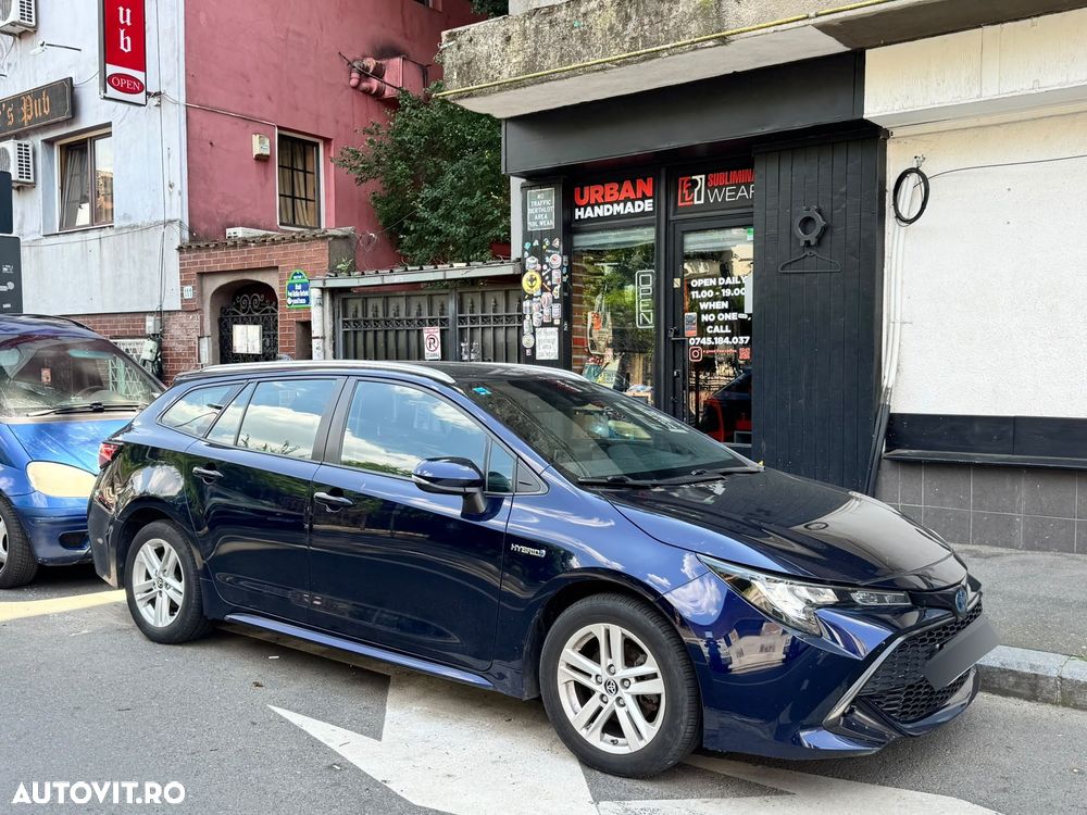 Toyota Corolla 1.8 HSD Dynamic - 1