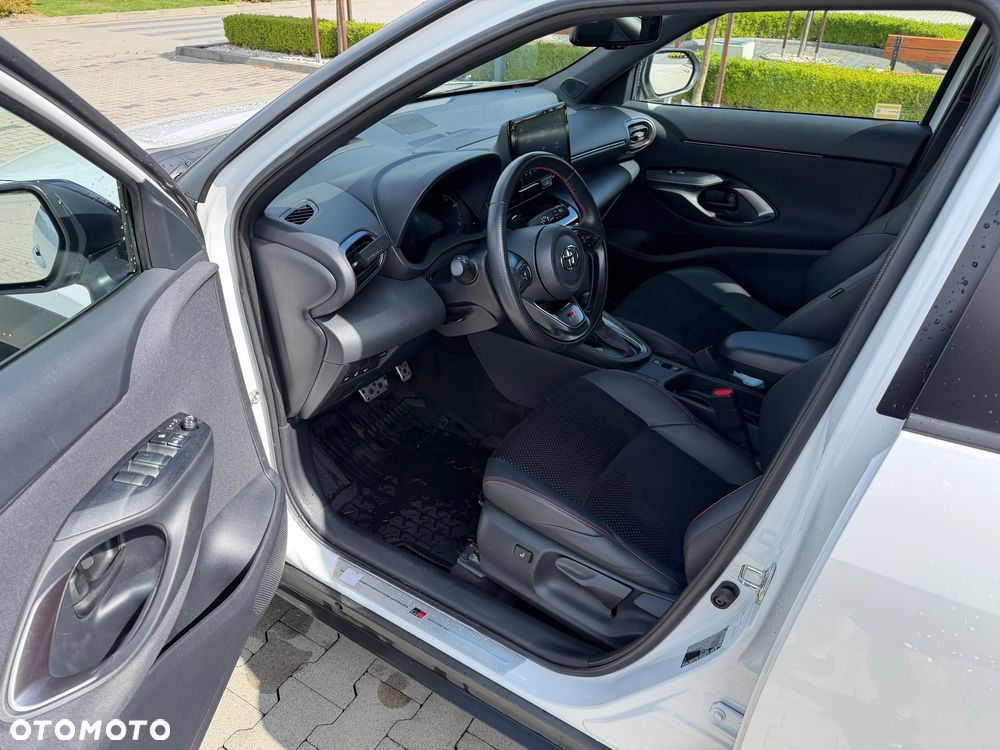 Toyota Yaris 1.5 VVT-i GR SPORT - 9