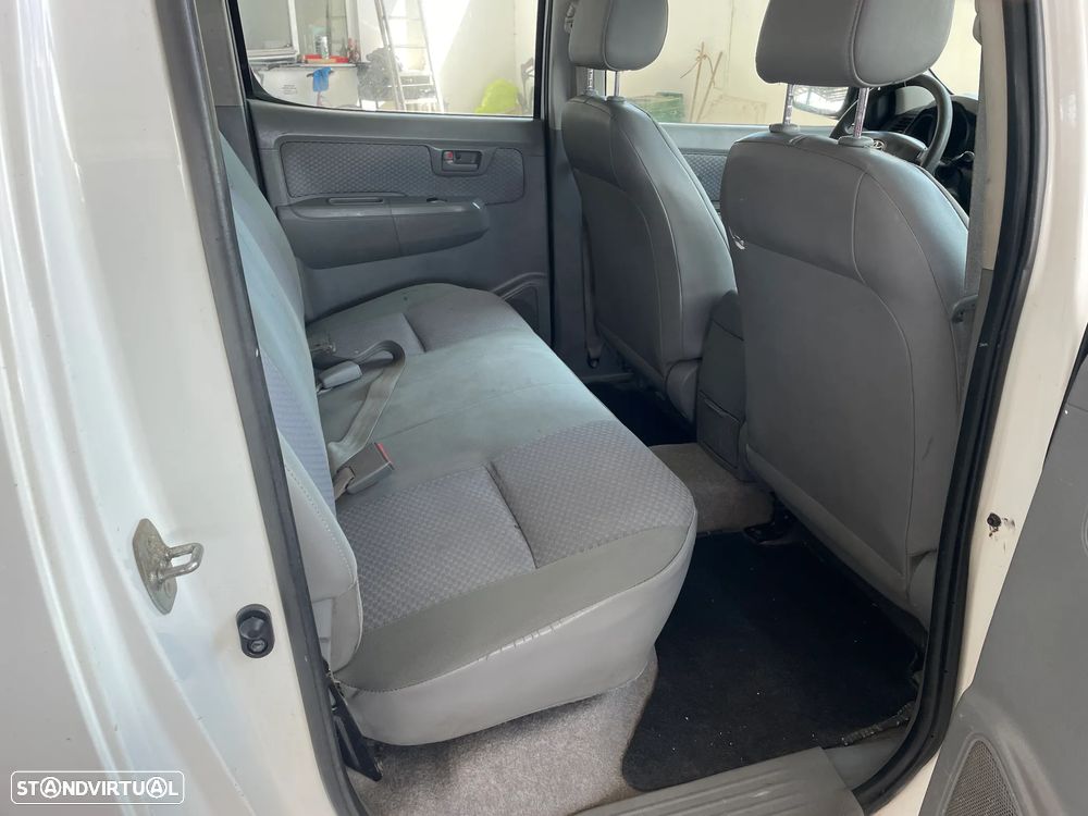 Toyota HILUX 2.4 D 2WD CD - 18