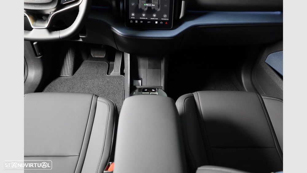 Volvo EX30 69 kWh Single Motor Extended Range Plus - 14