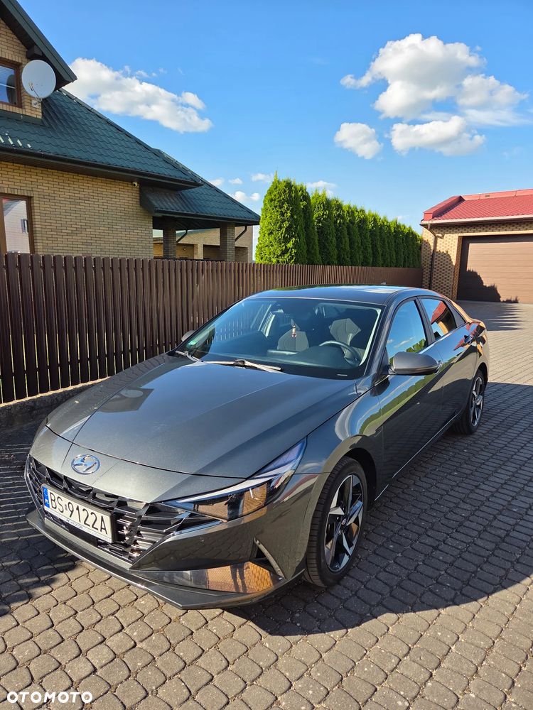 Hyundai Elantra 1.6 Executive - 1