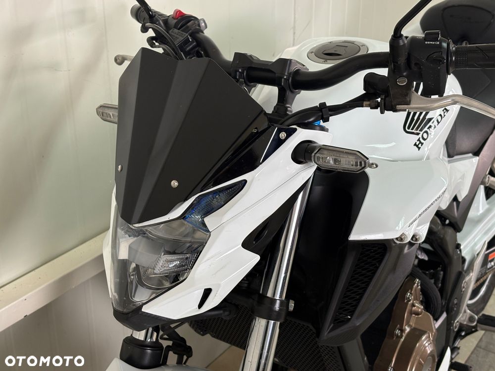 Honda CB - 12