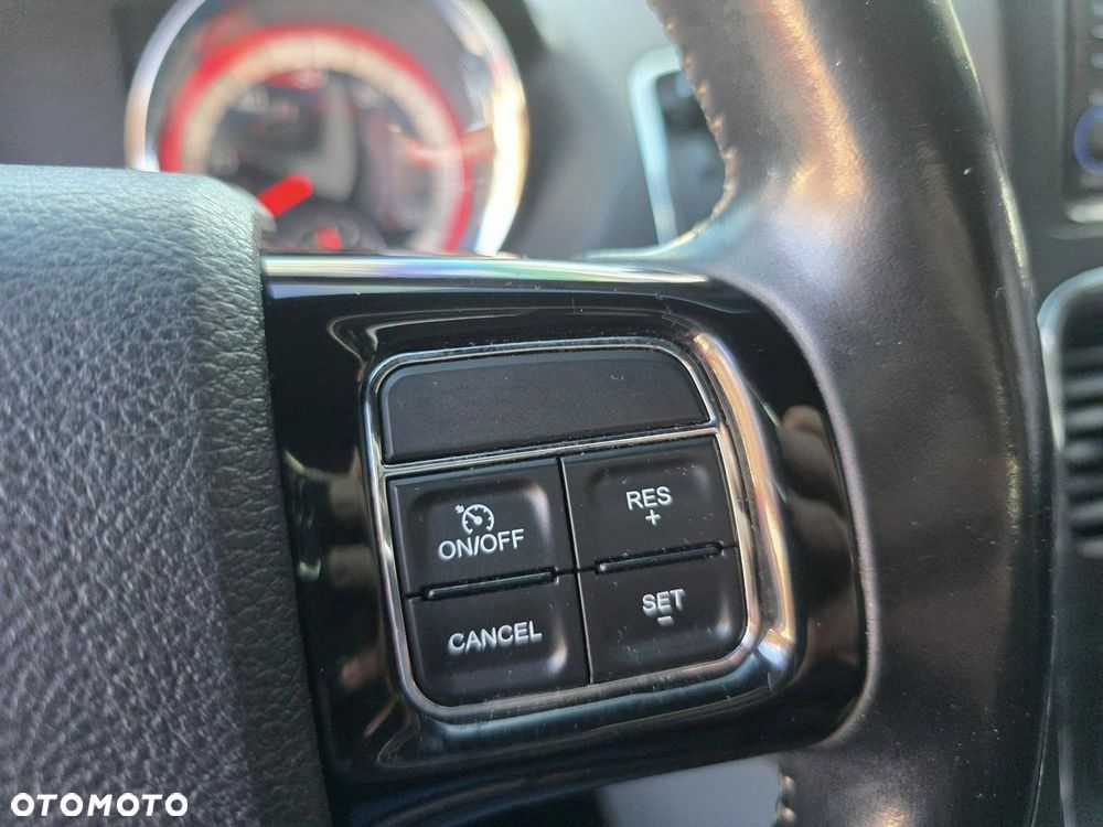 Dodge Grand Caravan - 13