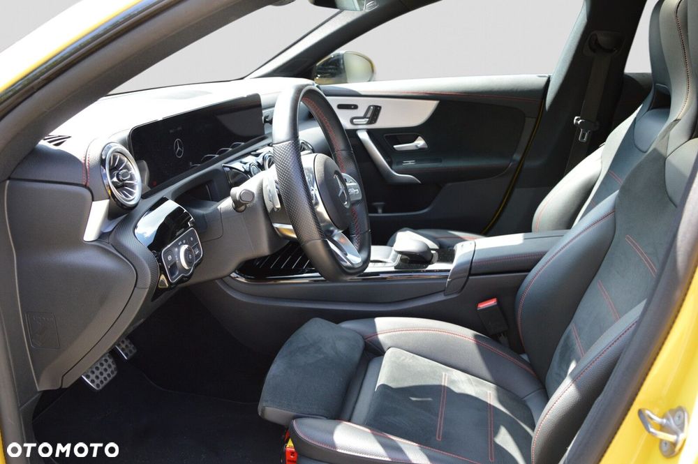 Mercedes-Benz CLA 250 4-Matic AMG Line 7G-DCT - 13