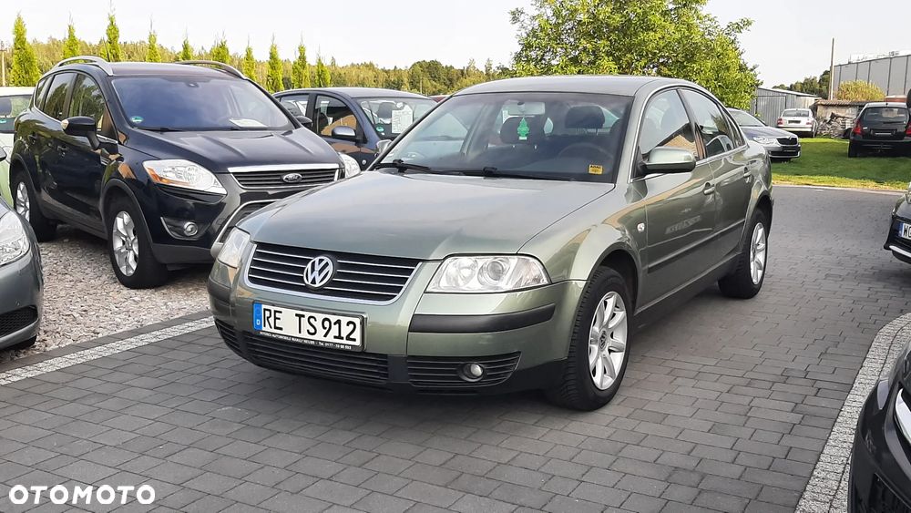 Volkswagen Passat 1.6 - 4