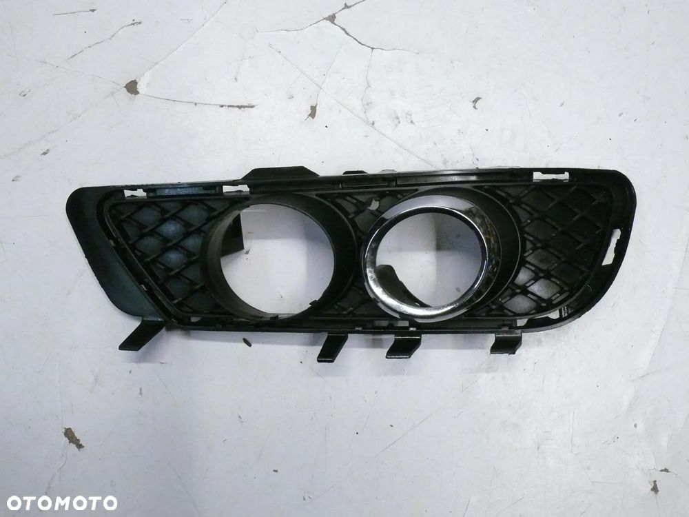 MERCEDES E-KLASA W212 KRATKA ZDERZAKA PRAWA