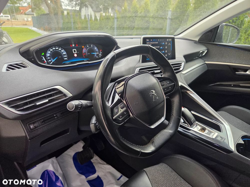 Peugeot 3008 1.6 BlueHDi Allure S&S EAT6 - 26