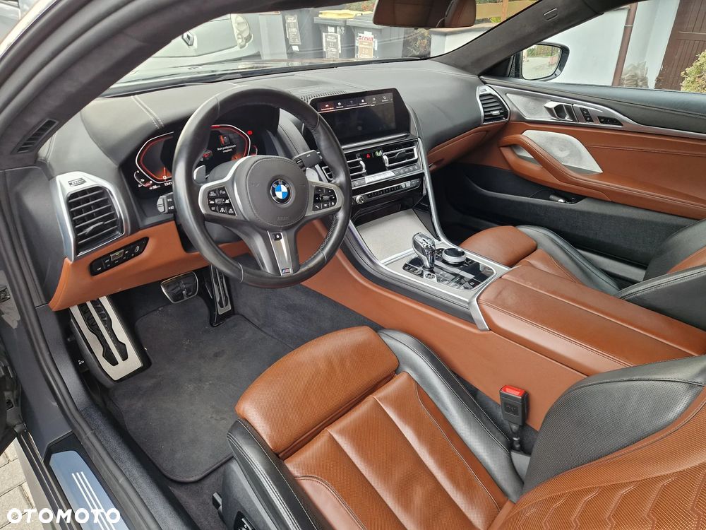 BMW Seria 8 - 32