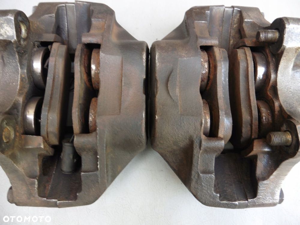 ZACISK HAMULCOWY LEWY PRZÓD KLOCKI LAND ROVER DISCOVERY I - 5