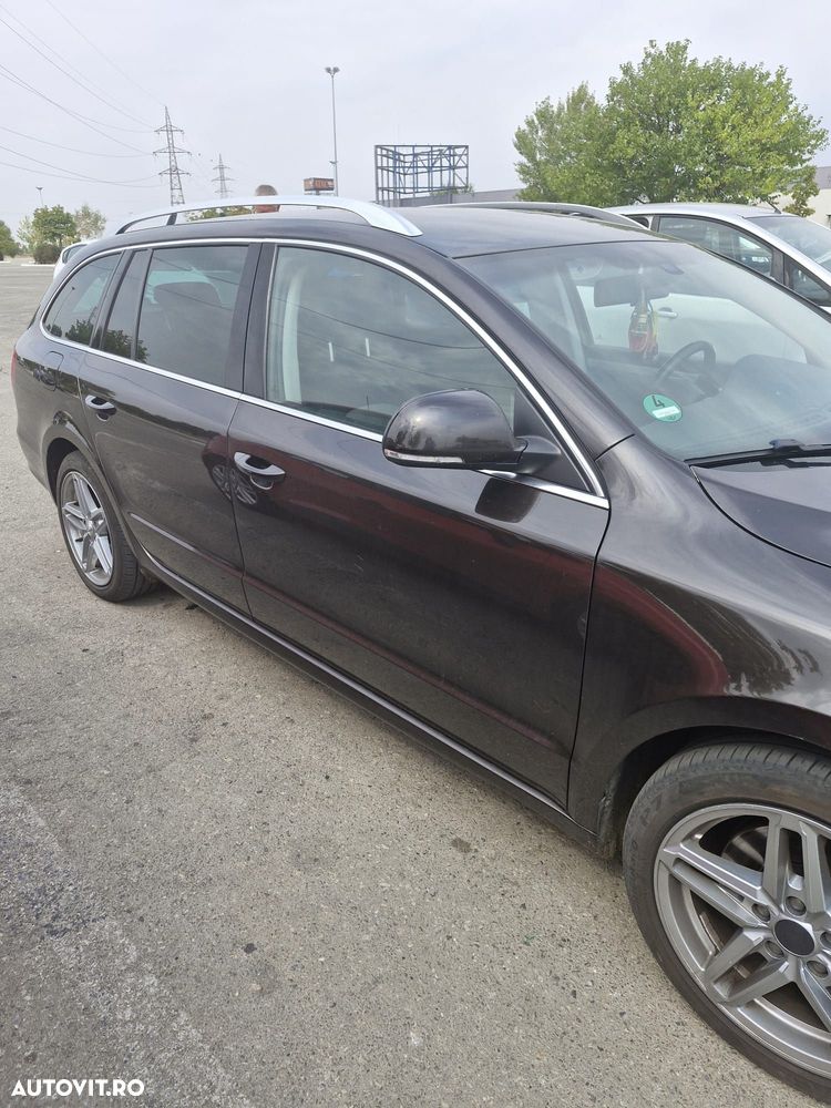 Skoda Superb 2.0 TDI DSG Ambition - 2
