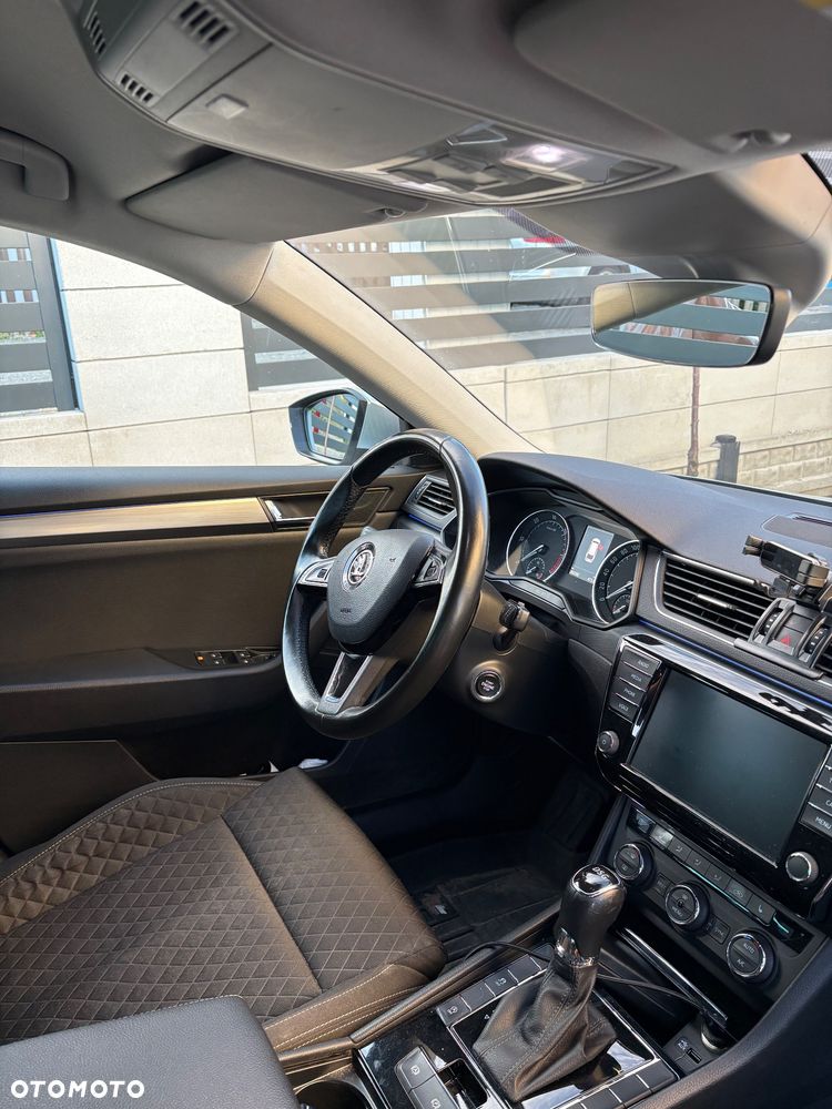 Skoda Superb 2.0 TDI Style DSG - 6