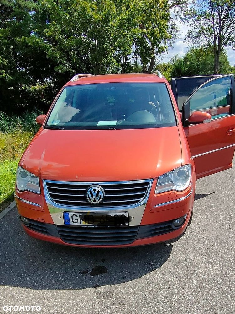 Volkswagen Touran 2.0 TDI DPF Highline - 1