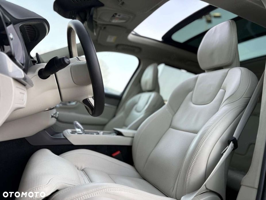 Volvo XC 90 - 6