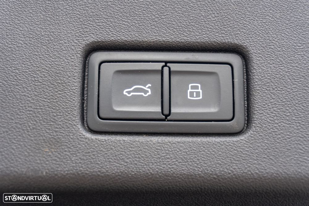 Audi Q4 e-tron 45 quattro - 30