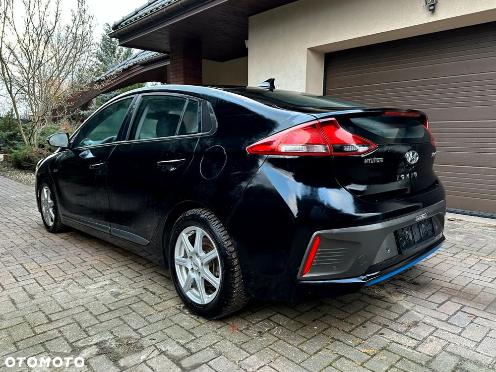 Toyota Prius 1.8 Hybrid Prestige - 1