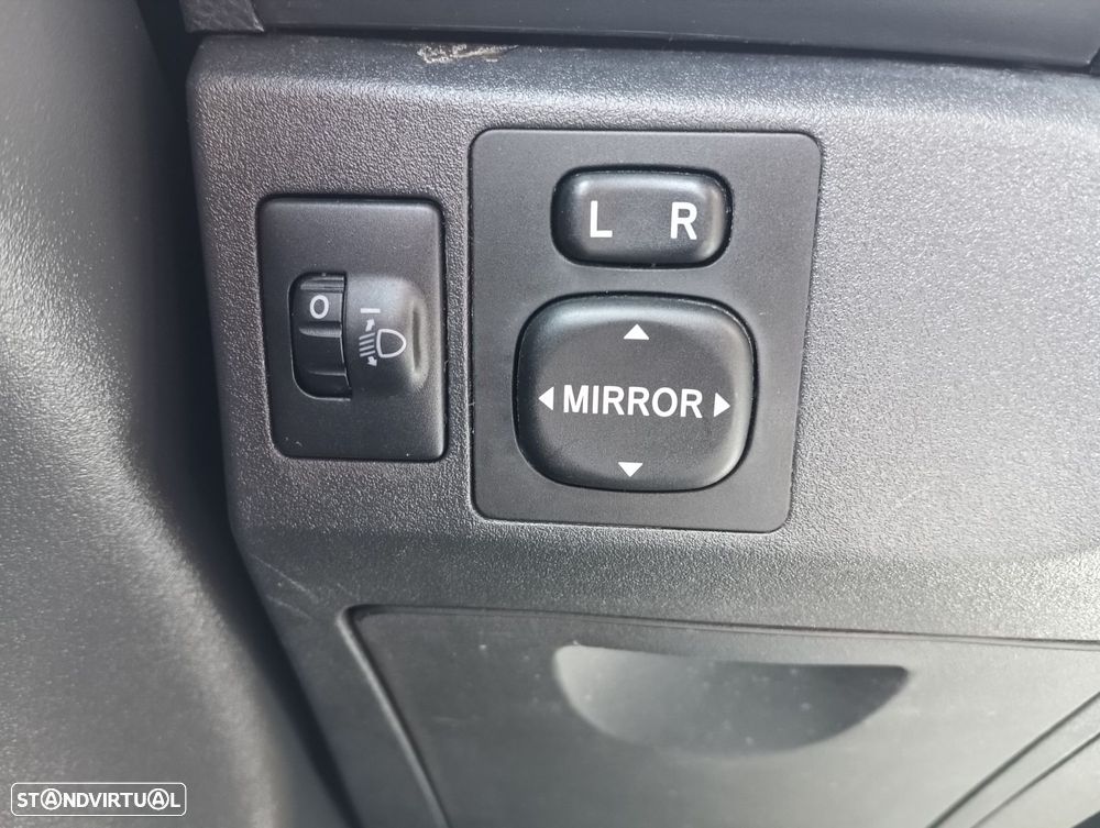 Toyota Yaris 1.4 D-4D ACtive - 11