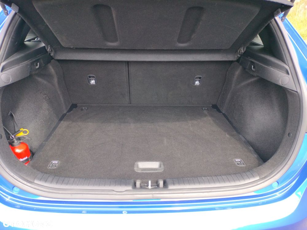 Kia Ceed 1.5 T-GDI Business Line DCT - 17