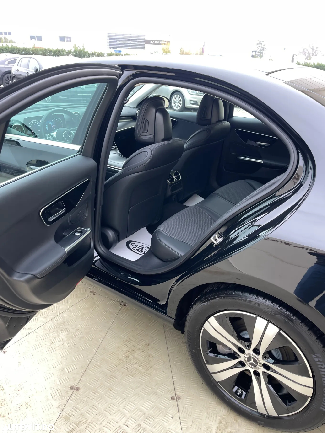 Mercedes-Benz C - 24