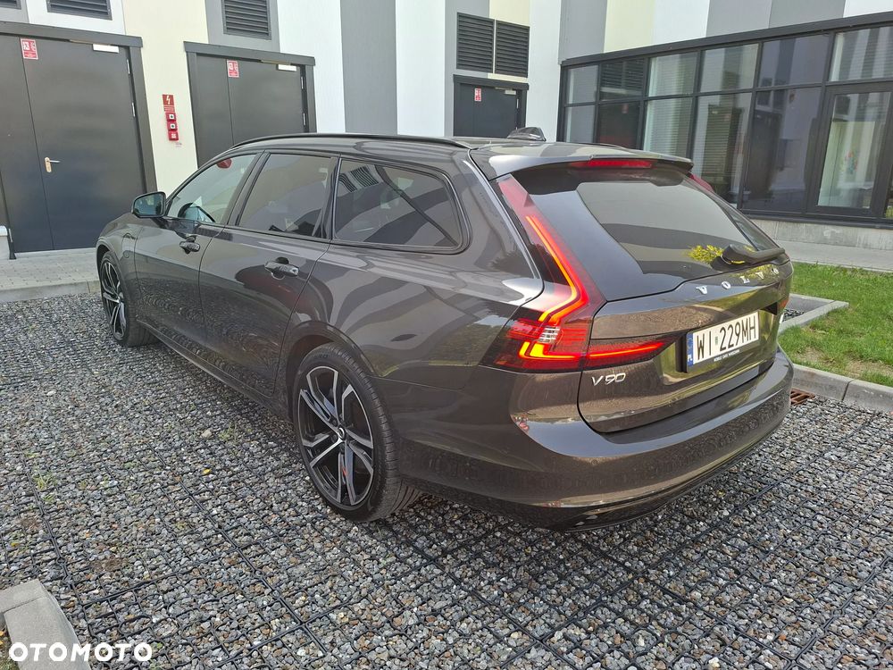 Volvo V90 T8 AWD Plug-In Hybrid R-Design - 5