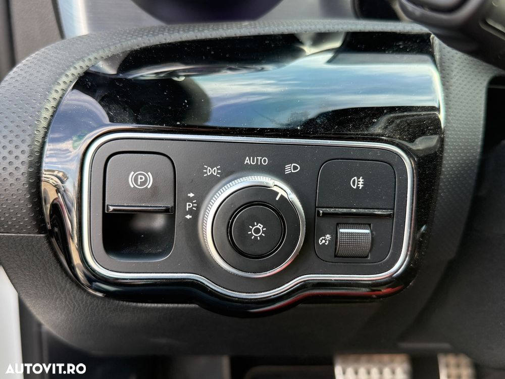 Mercedes-Benz CLA 250 e 8G-DCT AMG Line - 13