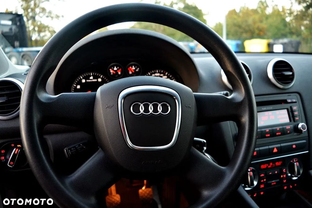 Audi A3 1.6 Attraction - 9