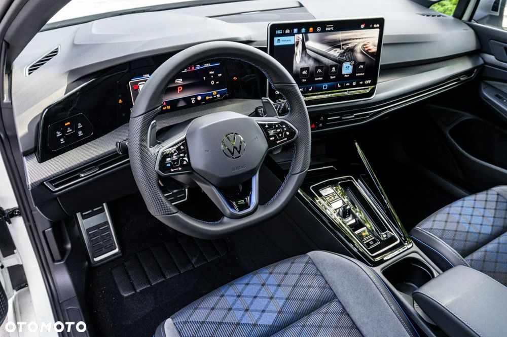 Volkswagen Golf - 28