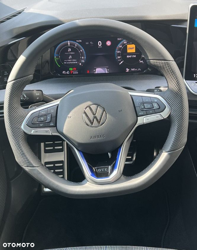 Volkswagen Golf - 24