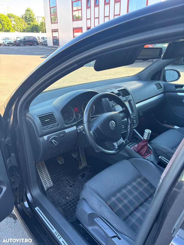 Volkswagen Golf 2.0 FSI GTI - 10