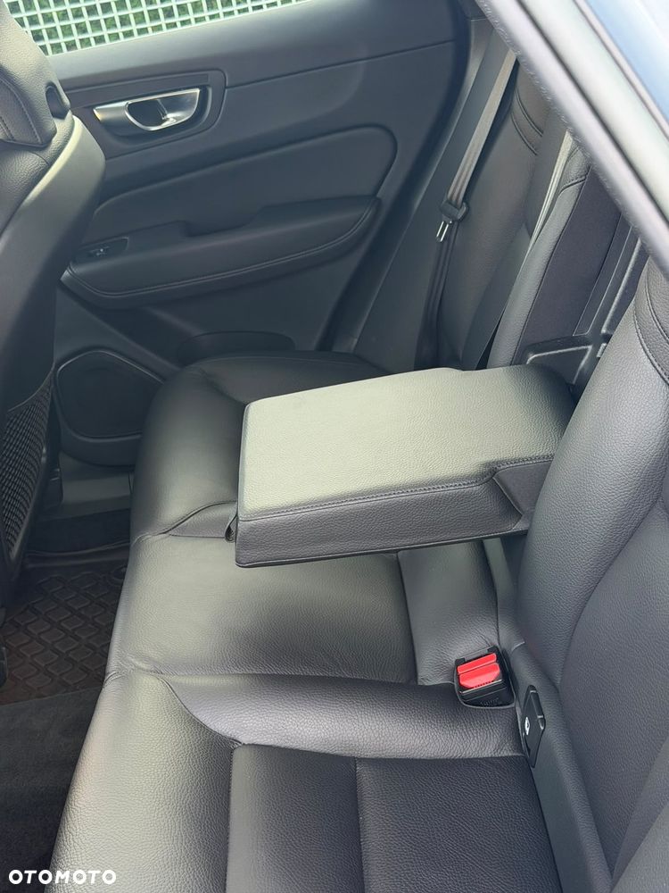 Volvo XC 60 B4 D AWD Plus Bright - 16