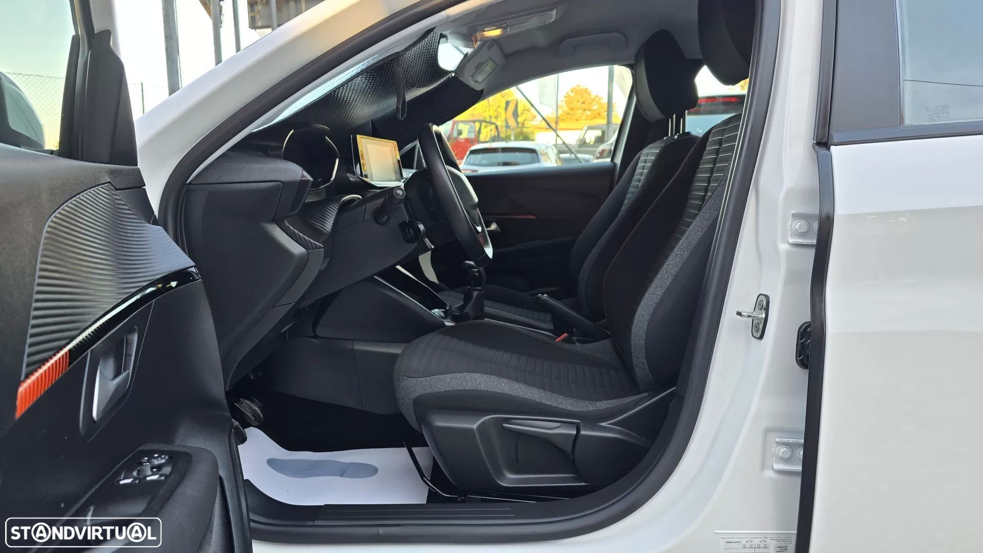 Peugeot 208 1.2 PureTech Active - 12