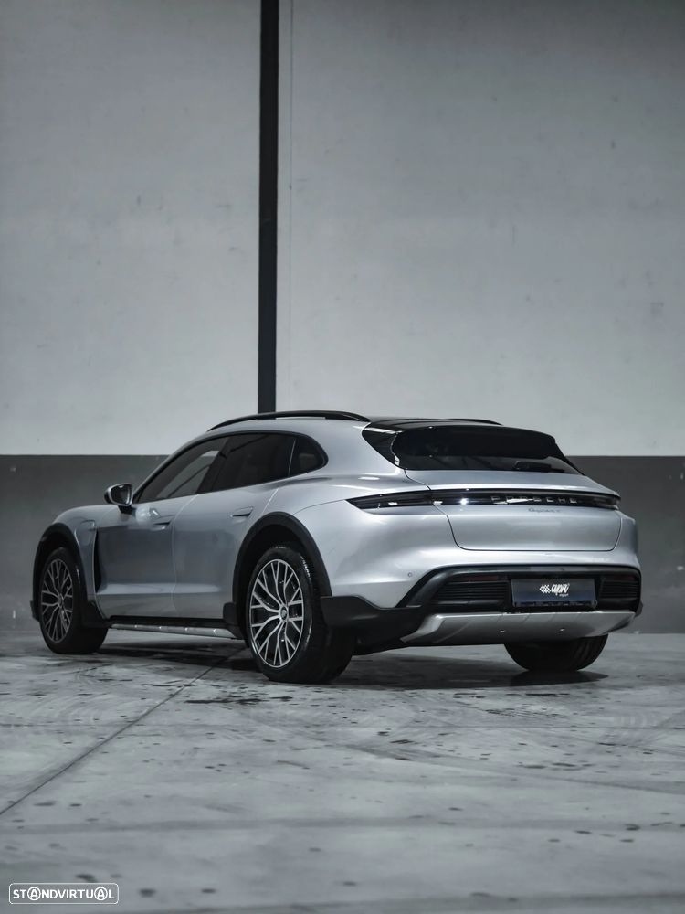 Porsche Taycan Cross Turismo 4 - 14