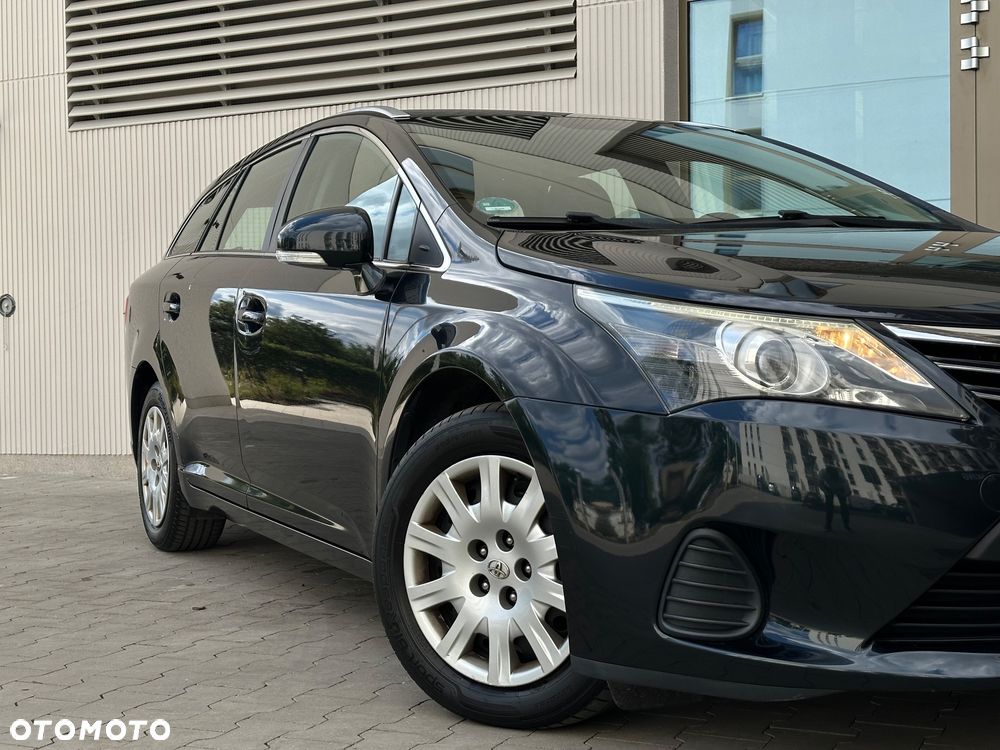 Toyota Avensis 1.6 Active - 13