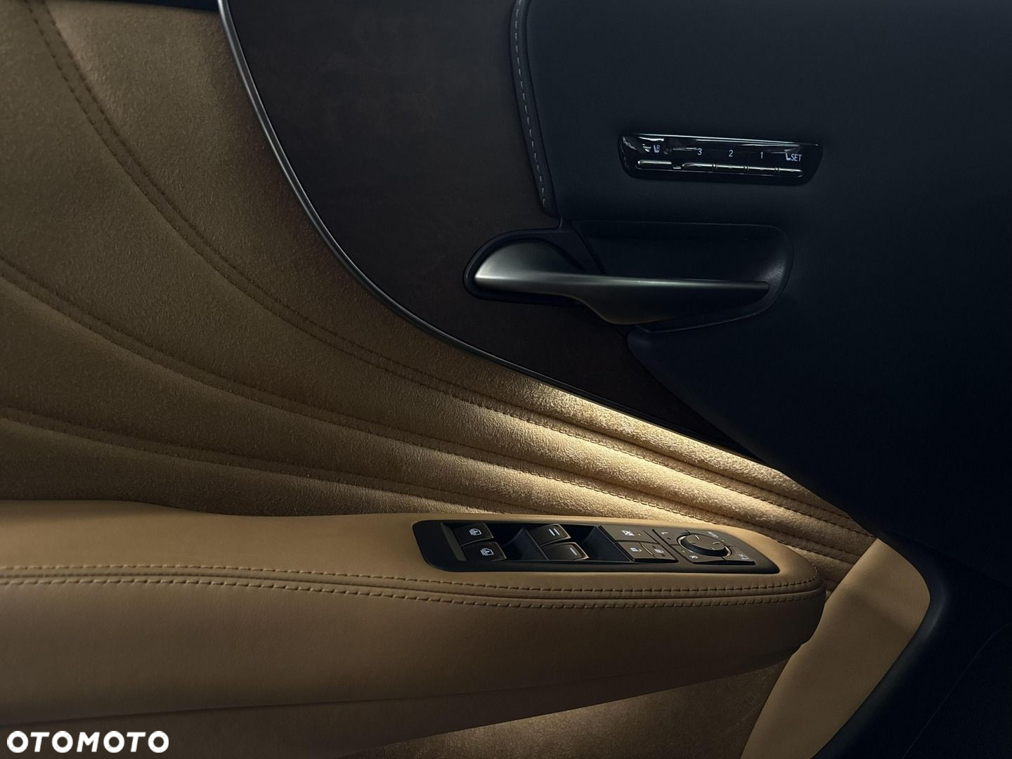 Lexus LS 500h Prestige AWD - 21