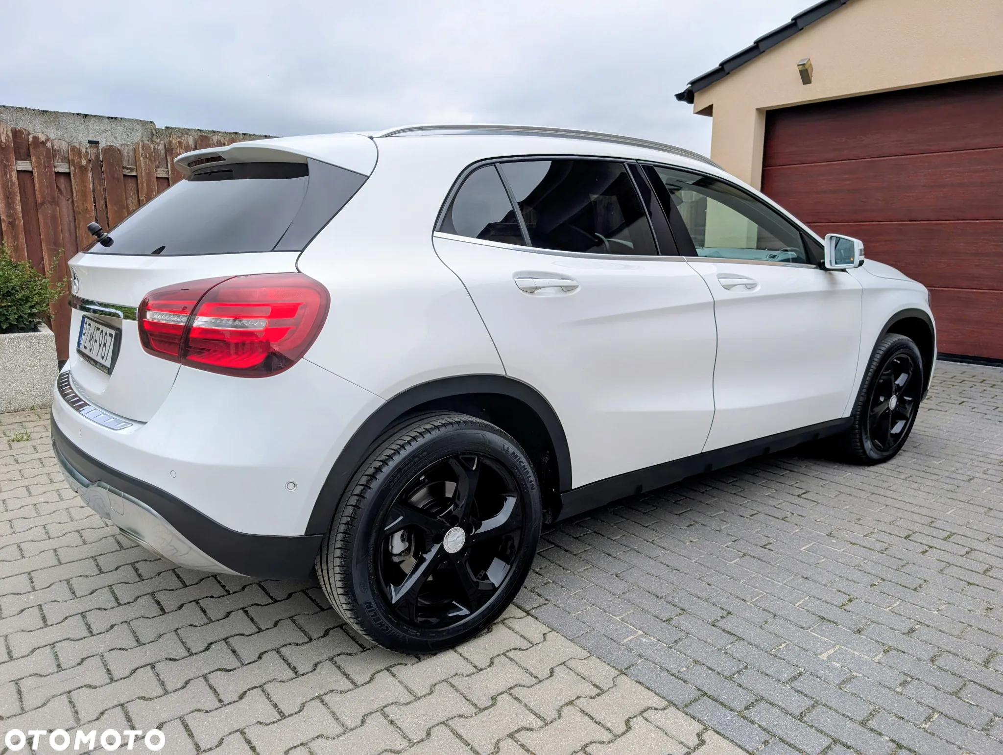 Mercedes-Benz GLA 200 7G-DCT - 12