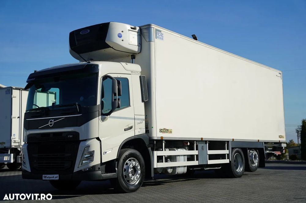 Volvo FM 500 / REFRIGERAT / 6X2 / CHERAU / 8.5 M / CARRIER SUPRA / MULTIMEMBRU / I-SHIFT / DHOLLANDIA LIFT / PUNTE DE DIRECȚIE ȘI RIDICARE / - 2