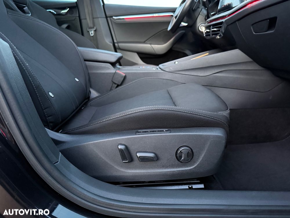 Skoda Octavia 2.0 TDI DSG Sportline - 29