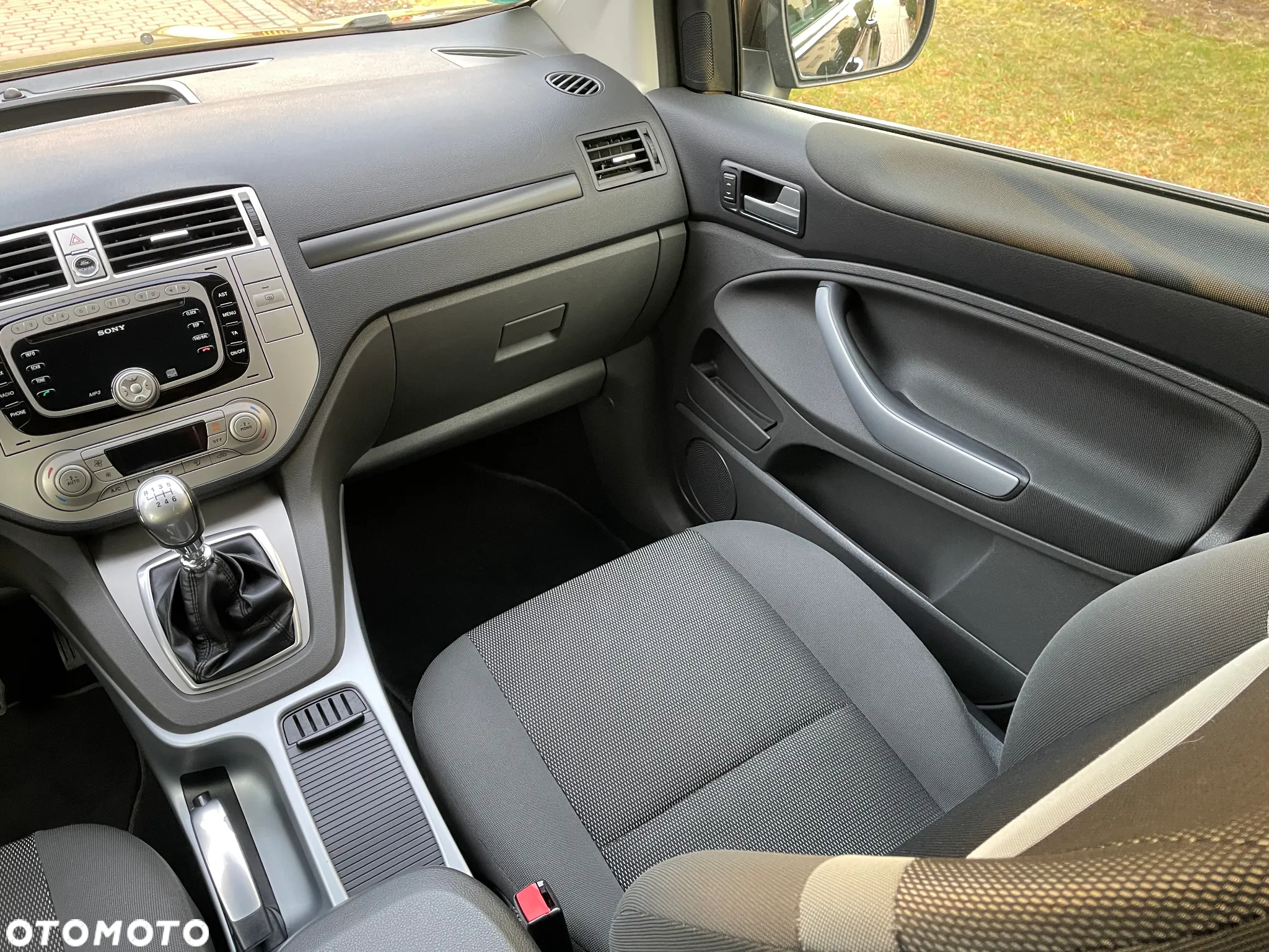 Ford Kuga 2.0 TDCi 2x4 Trend - 35