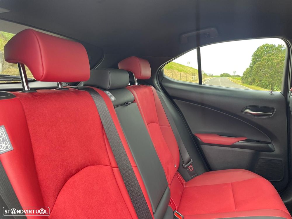 Lexus UX 250h F Sport - 8