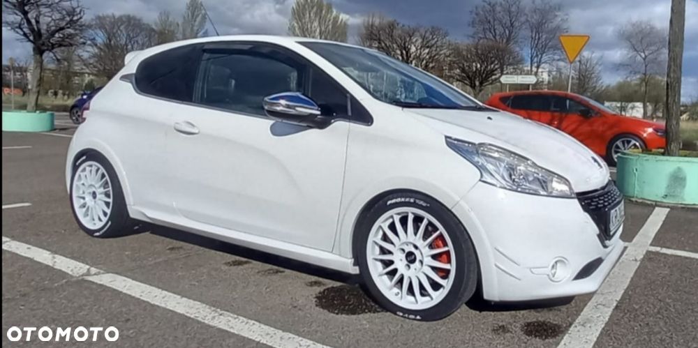 Peugeot 208 1.6 THP GTi - 2