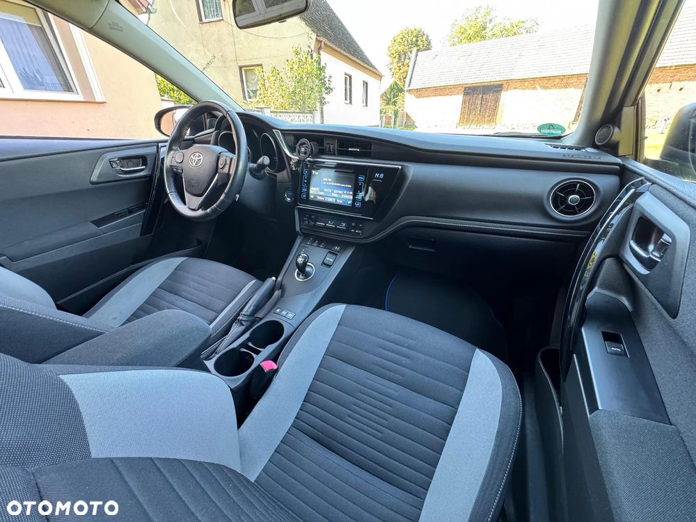 Toyota Auris - 10