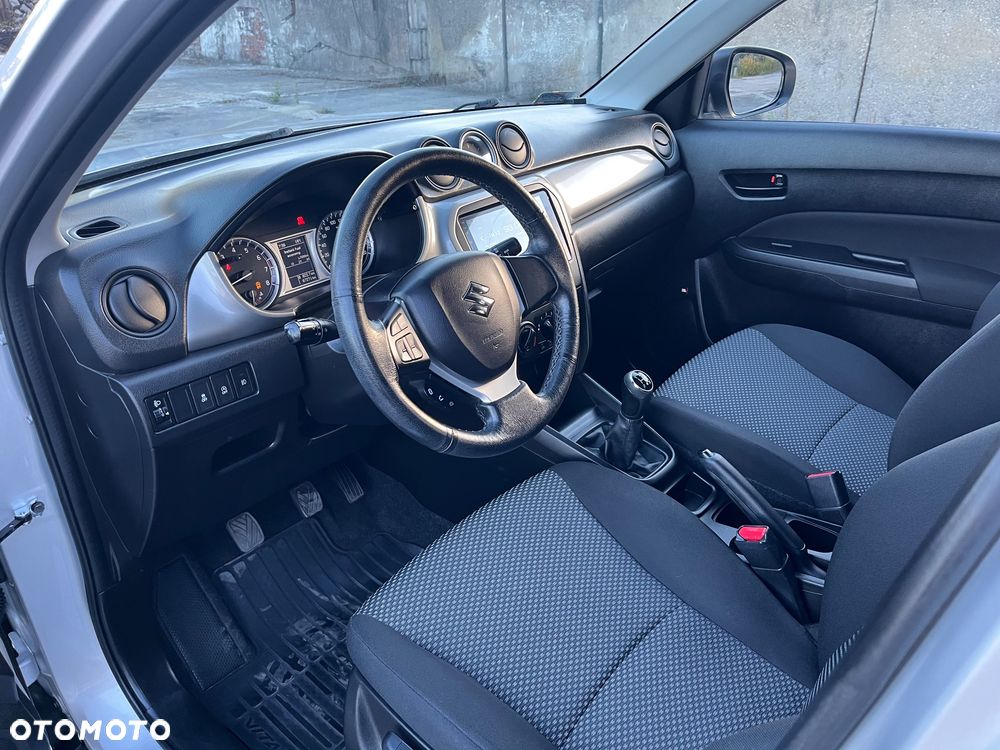 Suzuki Vitara 1.6 Premium 2WD - 9
