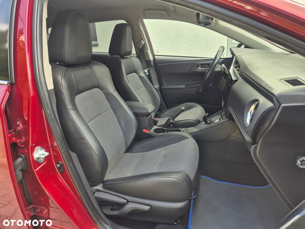 Toyota Auris - 13